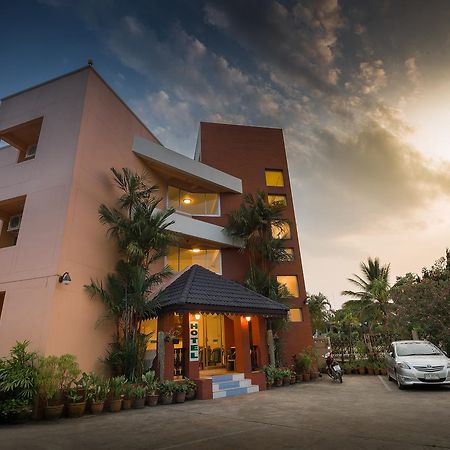 Baan Silp Hotel Чианг Рай Екстериор снимка