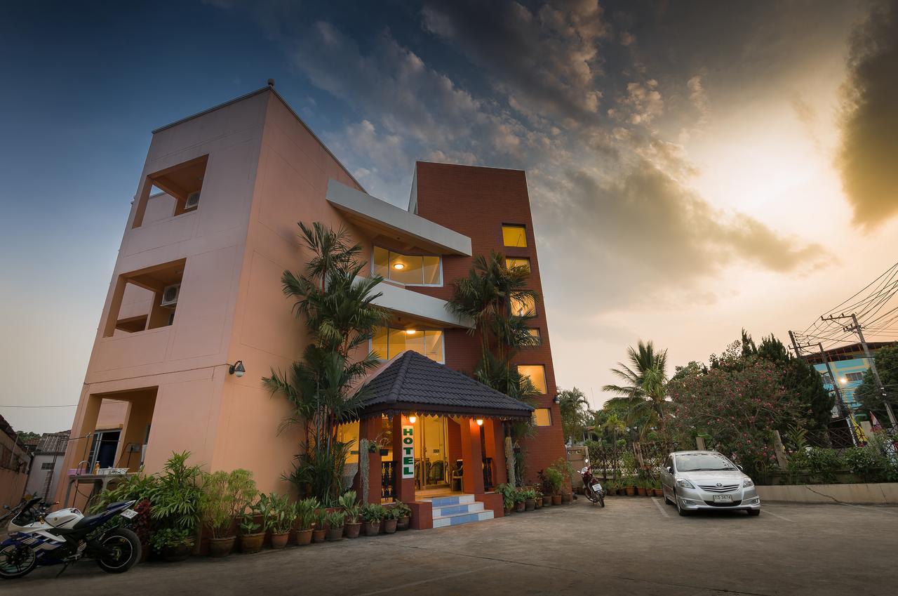 Baan Silp Hotel Чианг Рай Екстериор снимка